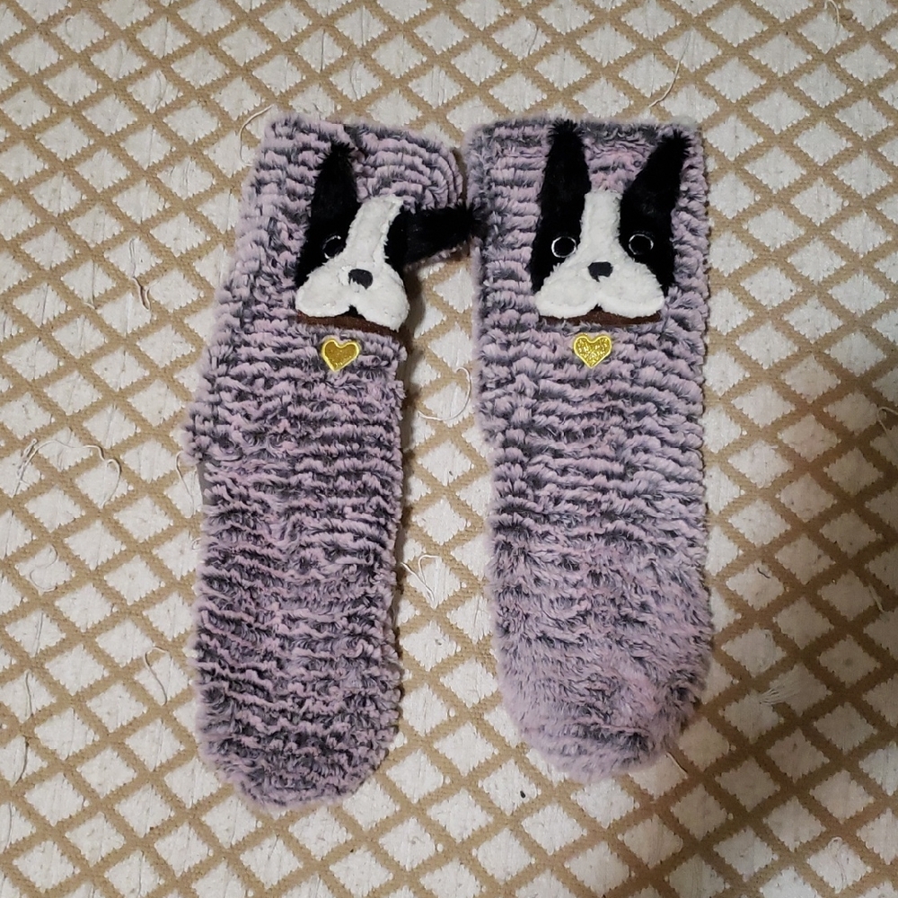 Fuzzy dog faced sock slippers with faux sherpa insides, size 9/10.